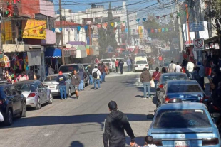 Explota vehículo en pleno centro de Xonacatlán y desata pánico entre comerciantes