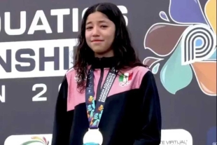 Al recibir su medalla, Amaia no pudo contener las lágrimas al escuchar el Himno Nacional Mexicano