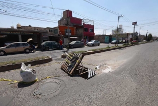 Denuncia: Coladera en mal estado pone en riesgo a vecinos de La Crespa