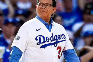 En el Opening Day de 1981, debido a una lesión muscular de Jerry Reuss y una dolencia de Burt Hooton, Fernando Valenzuela se encontró abriendo el juego
