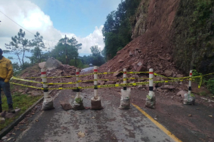 Autoridades locales detallaron que la carretera presenta daños considerables