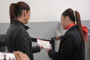 La Presidenta Sheinbaum Pardo abordó el vuelo AC997 de Air Canada, con una escala programada de 90 minutos en Vancouver