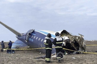 Imágenes muestran el avión en el suelo, parcialmente calcinado