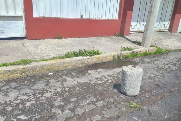 También se pueden ver vehículos abandonados.