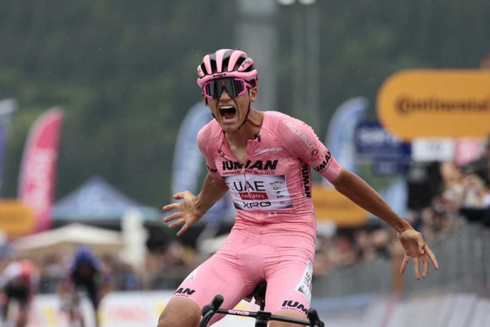 La posibilidad de ver al primer mexicano coronarse en el Giro de Italia emociona a todo el país