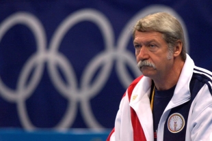 En 1981, Karolyi desertó a Estados Unidos con su esposa Marta