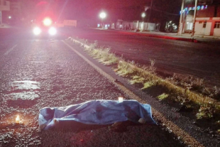 hombre localizado sin vida sobre la carretera Toluca–Zitácuaro, en Ejido San Lorenzo Cuauhtenco, tras ser atropellado por un vehículo cuyo conductor huyó del lugar.