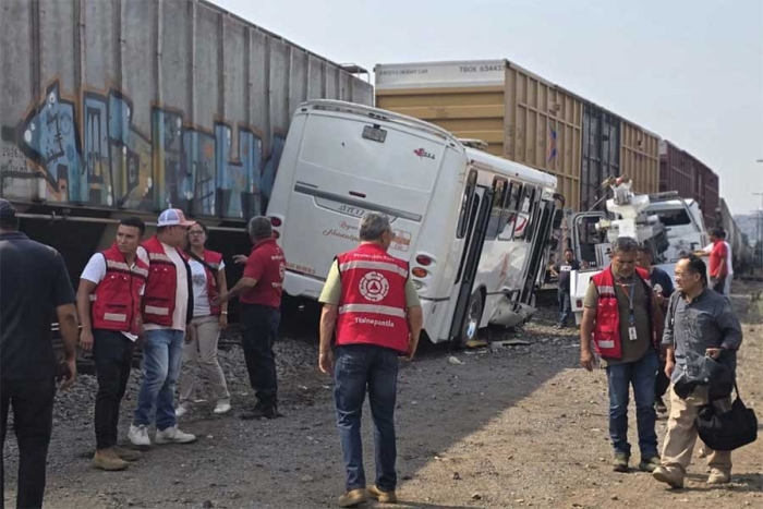 El accidente ocurrió la tarde de éste miércoles en el cruce ferroviario de Río Lerma, esquina Ayuntamiento