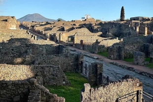 La evidencia indica que, al parecer, estos individuos fueron acompañados por otros sin hogar provenientes de otros lugares