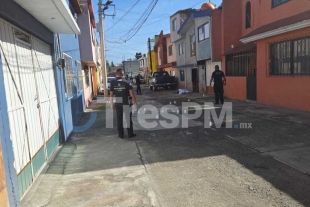 De acuerdo con los primeros reportes, la mujer caminaba por la calle cuando un sujeto se le acercó y le disparó