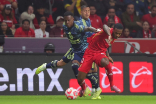 A pesar de la férrea defensa que impuso el América, Toluca mostró variantes ofensivas desde temprano.