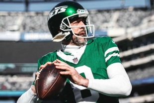 Rodgers compartirá la sala de mariscales con Mason Rudolph, Skylar Thompson y el novato Will Howard