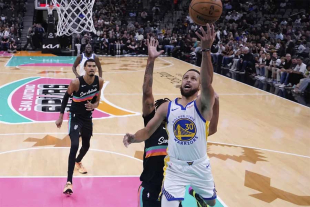 Los 73 partidos de alta anotación son una prueba de que el arsenal de Curry es mucho más vasto que solo el tiro de tres puntos