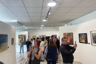 Disponible hasta el próximo 18 de agosto, la presente muestra gratuita reúne un total de 42 obras de 21 artistas