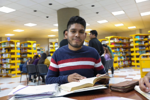 Victor “Pintor” Albino, estudiante de la UAEMéx, combina su formación en Derecho con una destacada carrera en el boxeo profesional, consolidándose como ejemplo de disciplina y constancia dentro y fuera del ring.