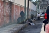 Empresa de seguridad llena de basura la calle