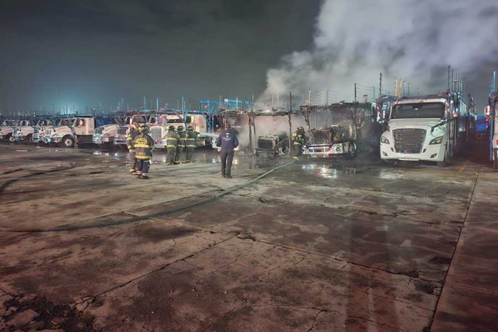 Tras varias maniobras, el incendio fue sofocado y la zona quedó bajo resguardo de las autoridades