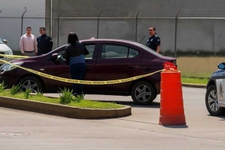 Hombre de 71 años muere al volante en calles de Metepec