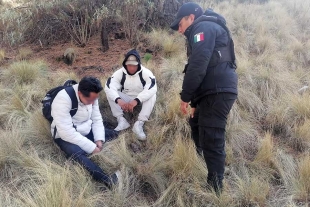 Los efectivos montaron una célula de búsqueda y con una posible ubicación geolocalizaron a los visitantes de 19 y 24 años de edad