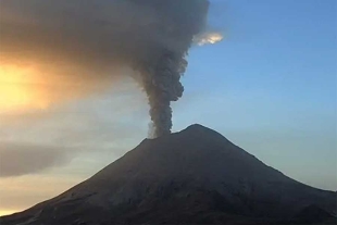 El cierre del Aeropuerto Internacional Hermanos Serdán, ubicado en el municipio de Huejotzingo, inició a las 7:00 horas para realizar trabajos de barrido de la totalidad de la pista, rodajes y plataformas (comercial y aviación general) por la contaminación de ceniza volcánica.