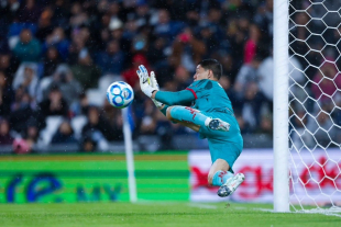 Hugo González atajó un penal decisivo y Toluca venció 0-1 a Rayados, confirmando que el bicampeón sabe ganar incluso bajo presión.